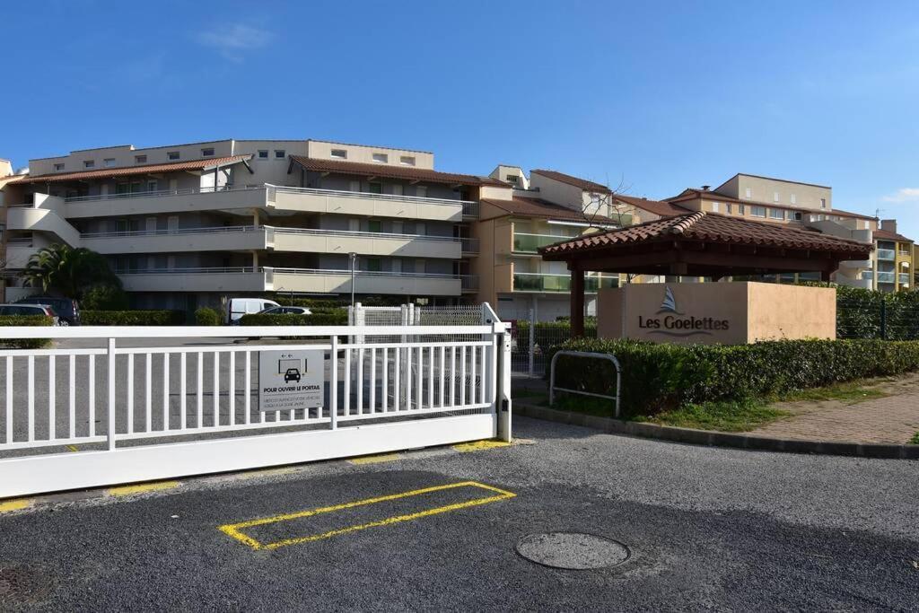 Les Goelettes - Appartement En Rdc Avec Acces Direct A La Plage Saint-Cyprien  Buitenkant foto